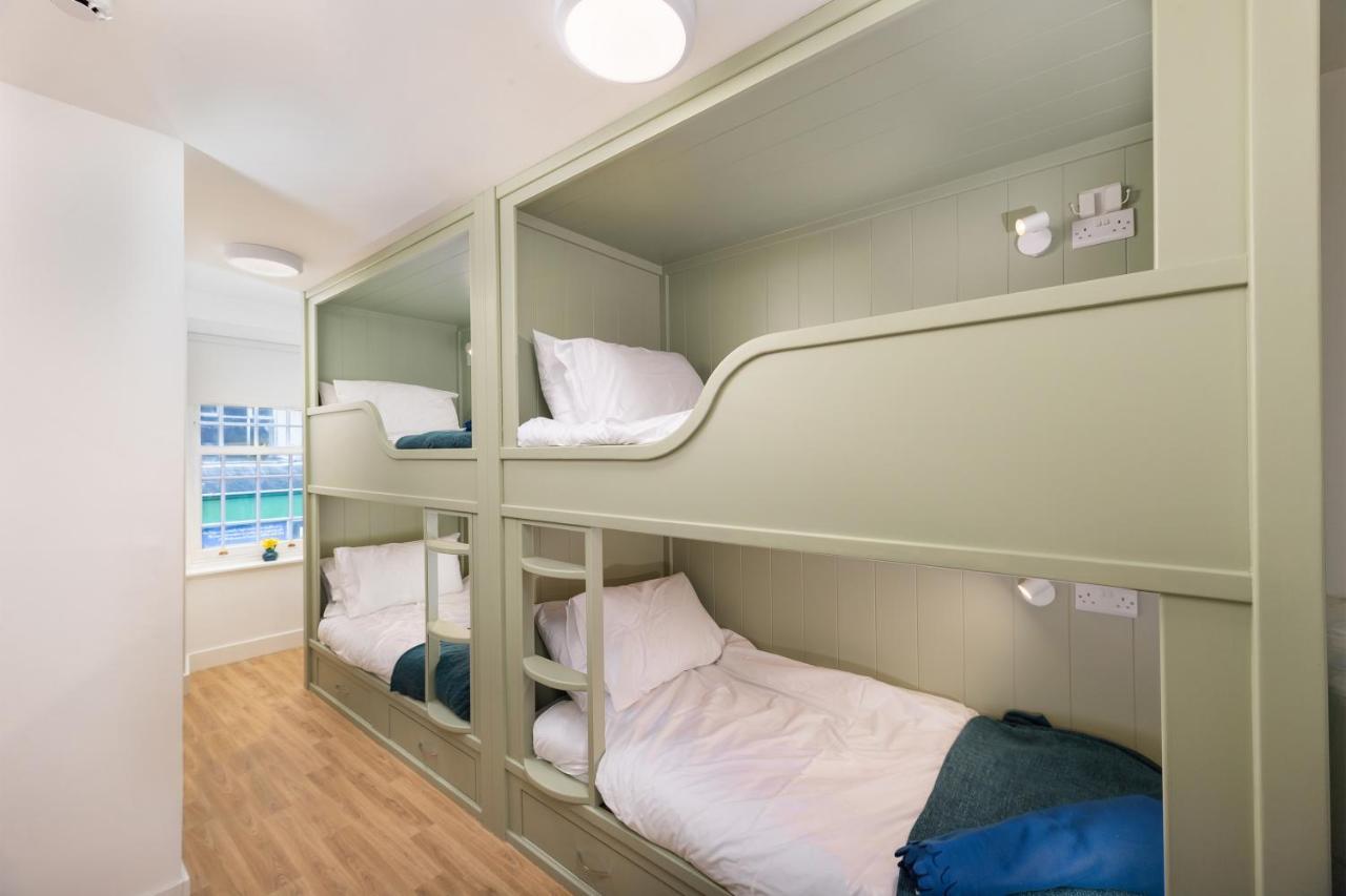 Tafarn Yr Heliwr Hostel Nefyn Ngoại thất bức ảnh