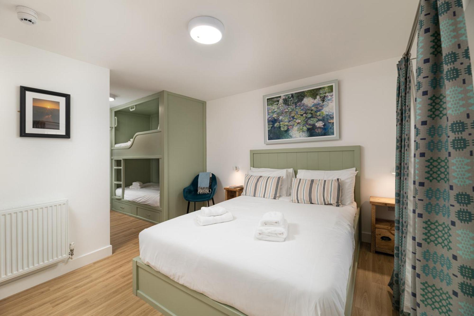 Tafarn Yr Heliwr Hostel Nefyn Ngoại thất bức ảnh
